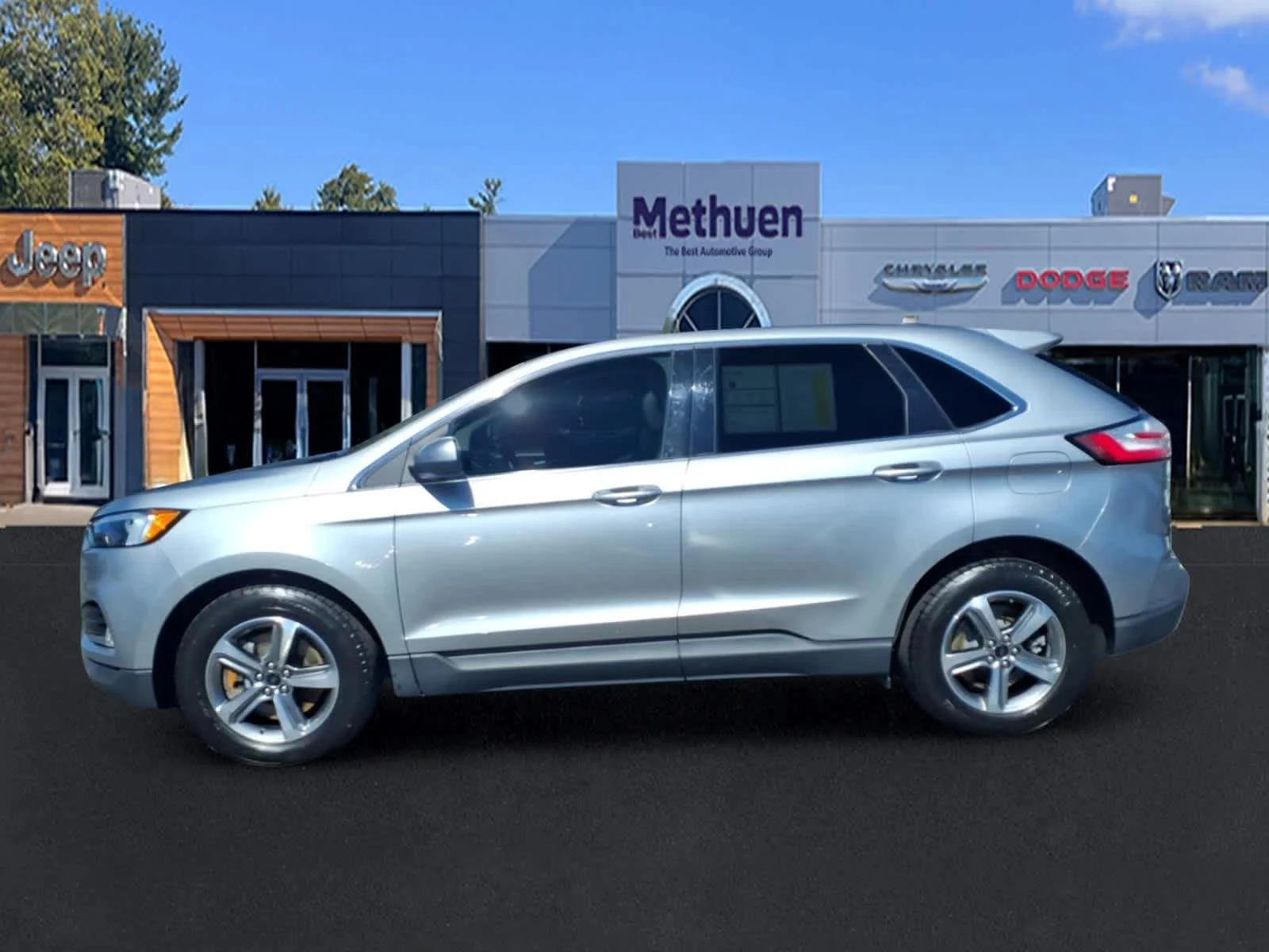Used 2023 Iconic Silver Ford SEL image 8