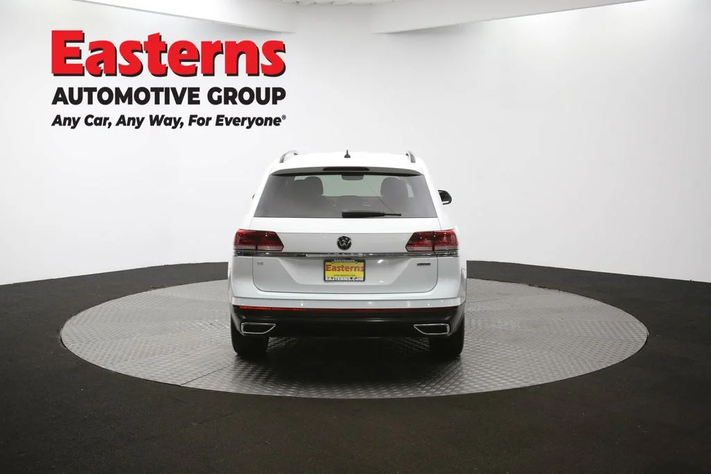 Used 2021 White Volkswagen 2.0T SE w/Technology image 40