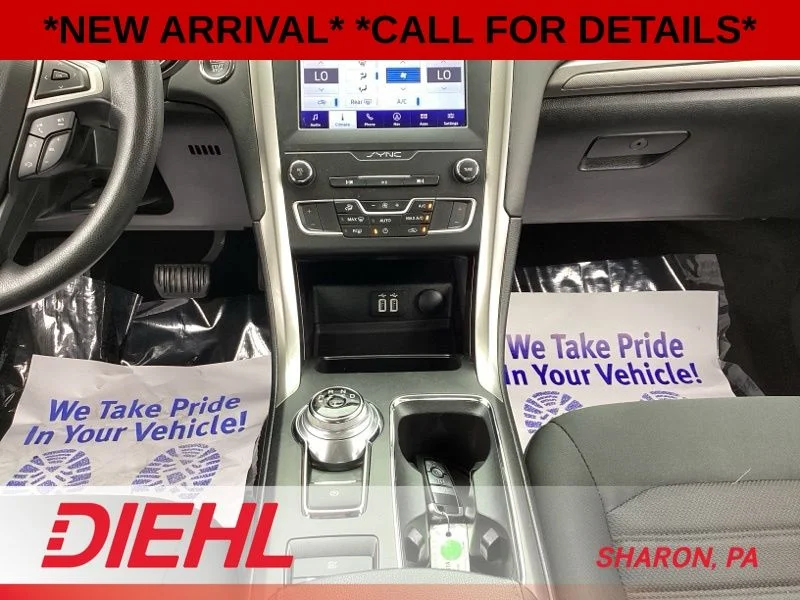 Used 2020 Red Ford SE image 27