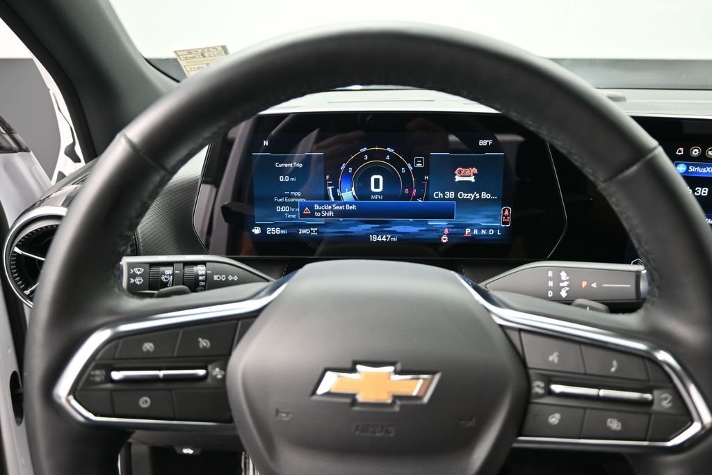 Used 2025 White Chevrolet LT image 15