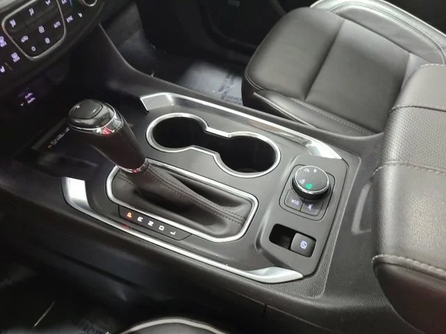 Used 2020 Iridescent Pearl Tricoat Chevrolet High Country image 33