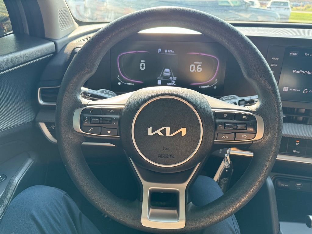 2023 Kia Sportage LX - Photo 17
