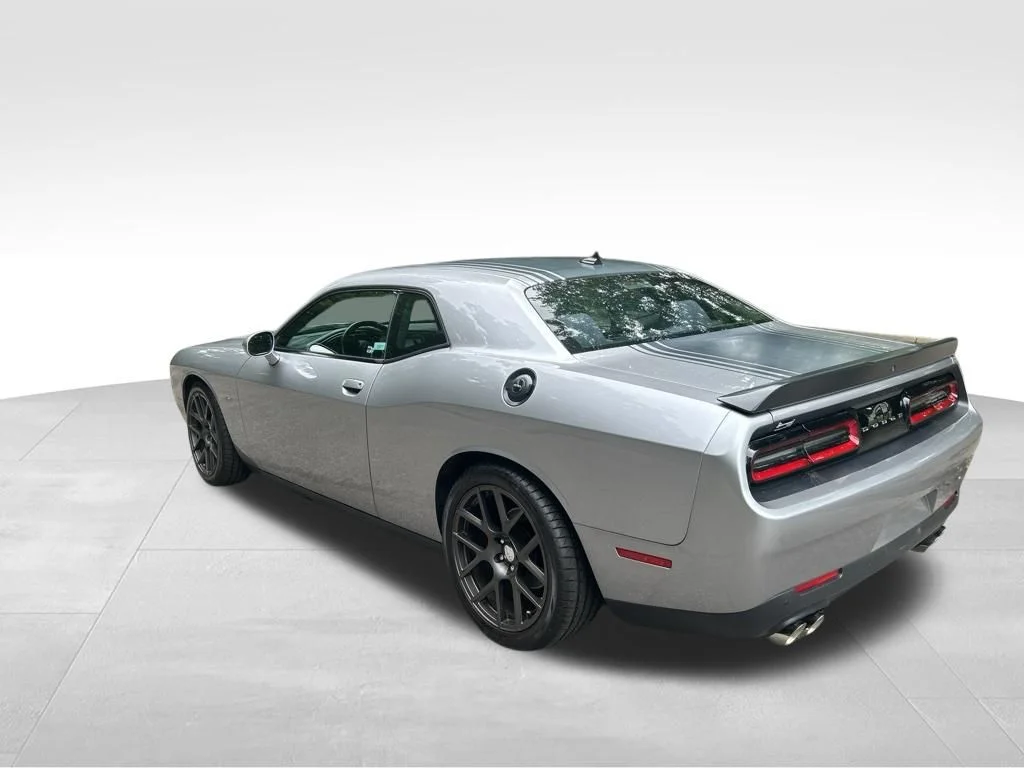 Used 2016 Silver Dodge R/T Shaker image 3