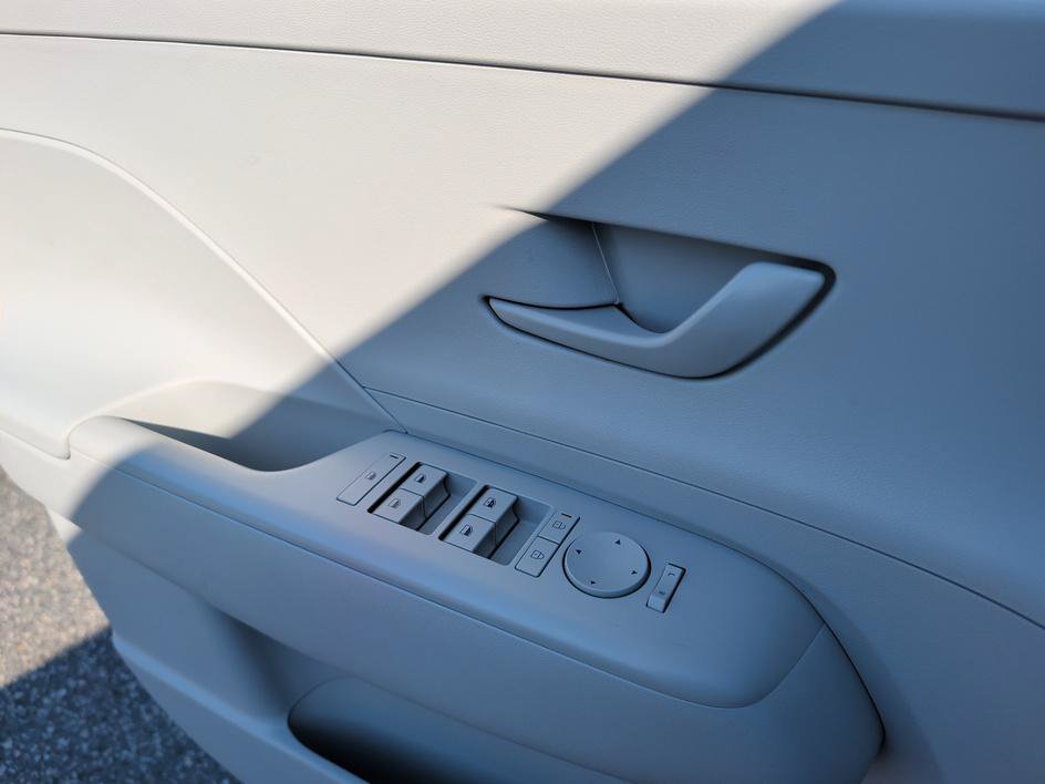 Used 2025 Abyss Black Pearl Hyundai SEL image 17