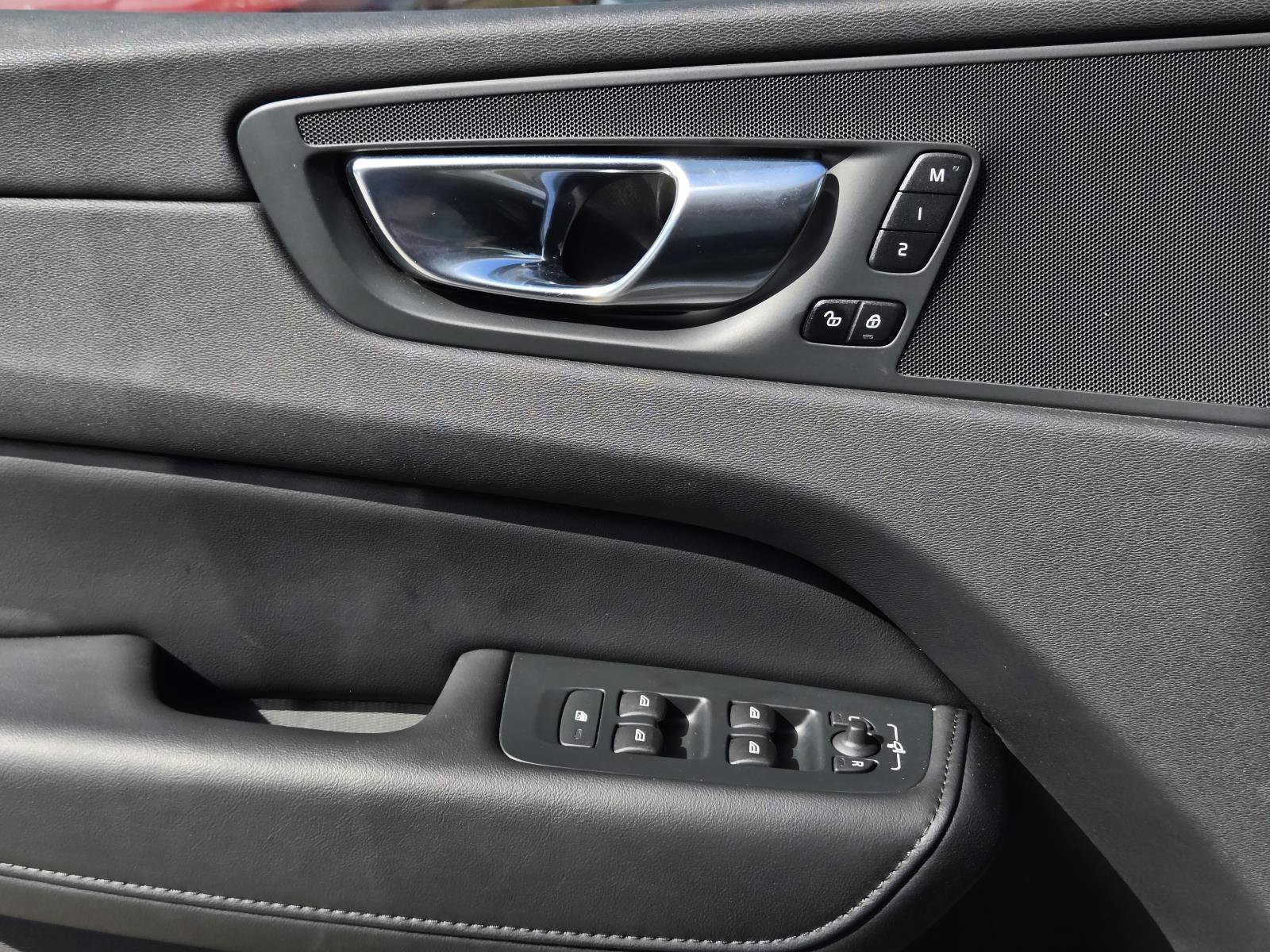 Used 2025 White Volvo Core image 25