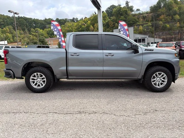 Used 2019 Gray Chevrolet RST image 3