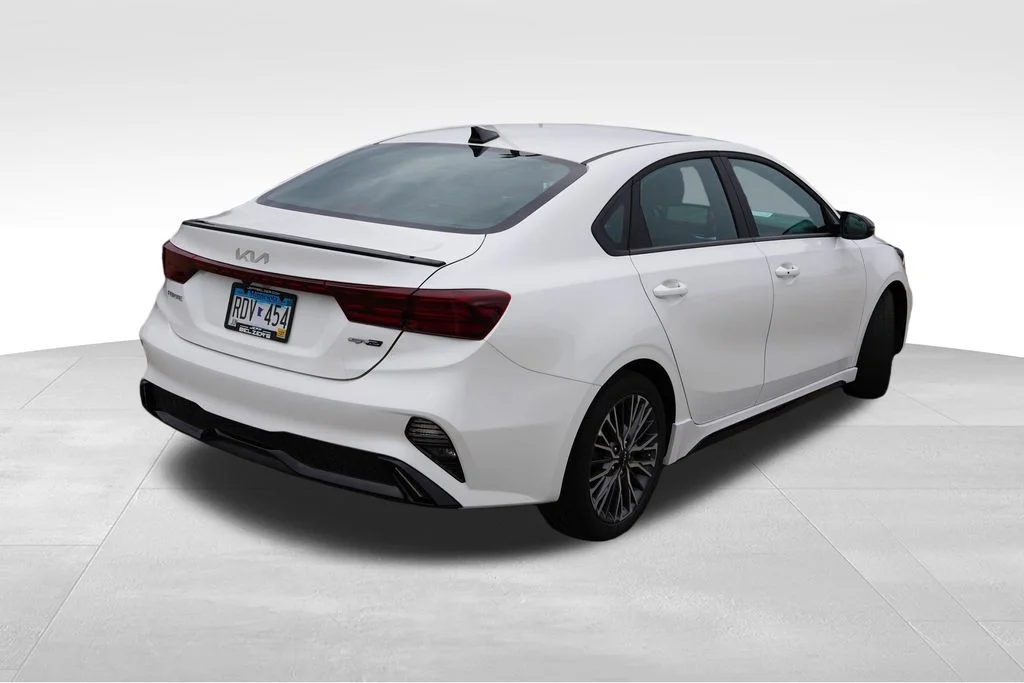 Used 2024 Snow White Pearl Kia GT-Line image 3