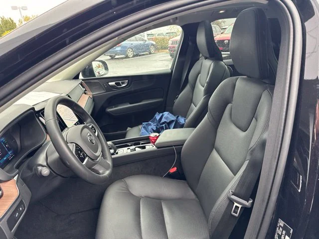 Used 2024 Black Volvo T8 Plus Dark Theme image 8