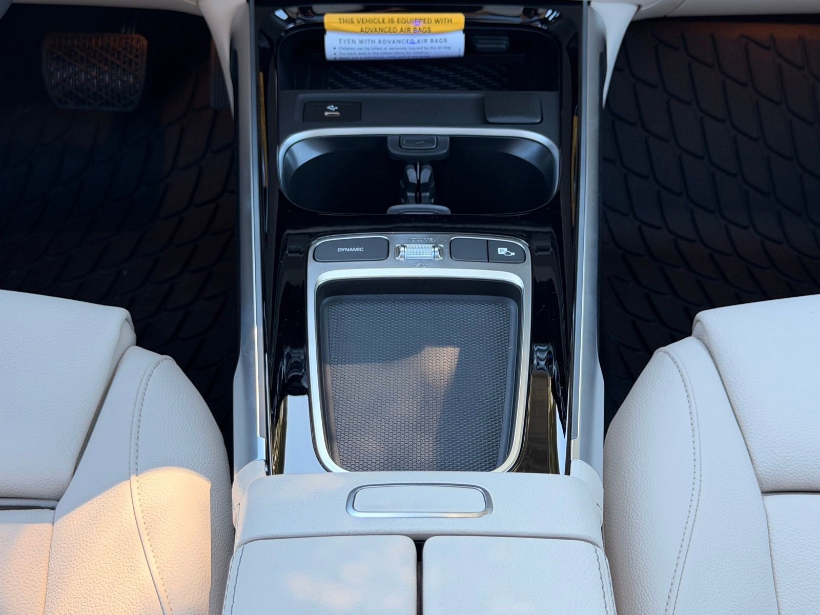 New 2026 Polar White Mercedes-Benz GLB 250 image 44