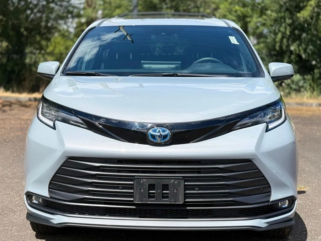 Used 2025  Toyota Woodland Edition image 8