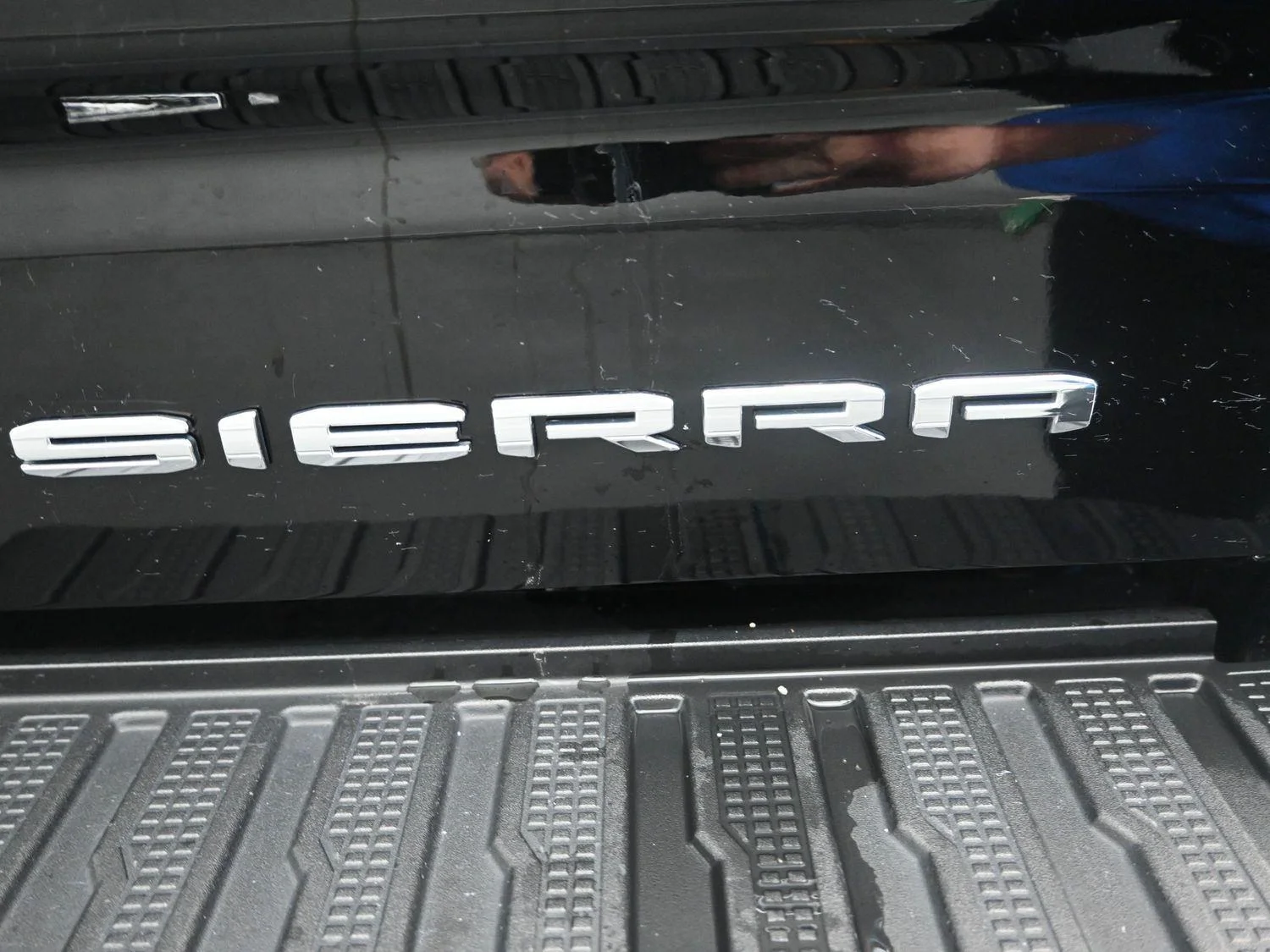 Used 2023 Onyx Black GMC Denali image 17
