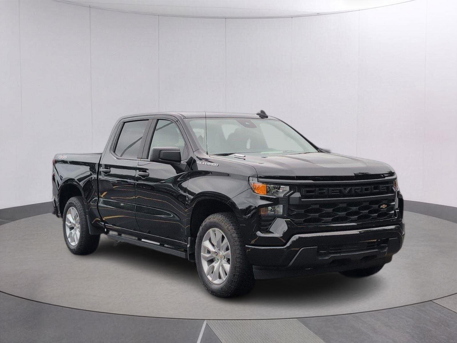 Used 2025 Black Chevrolet Custom image 8