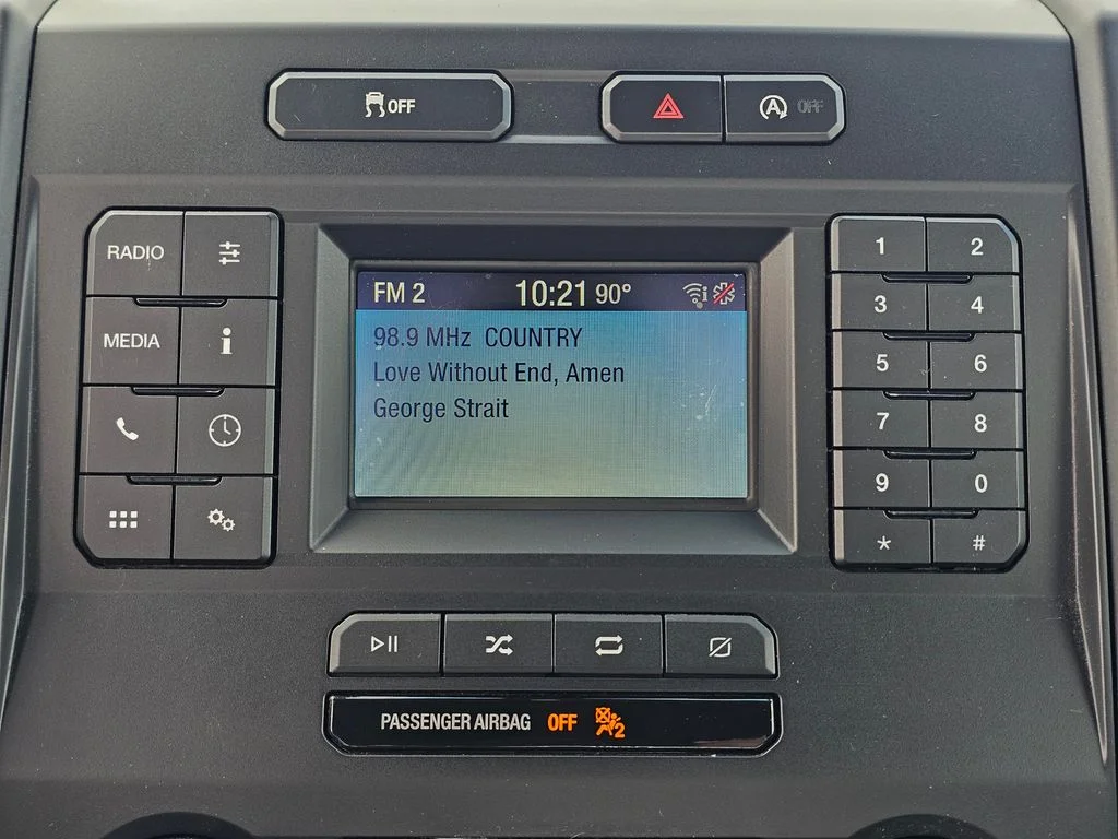 Used 2020 White Ford XL image 28