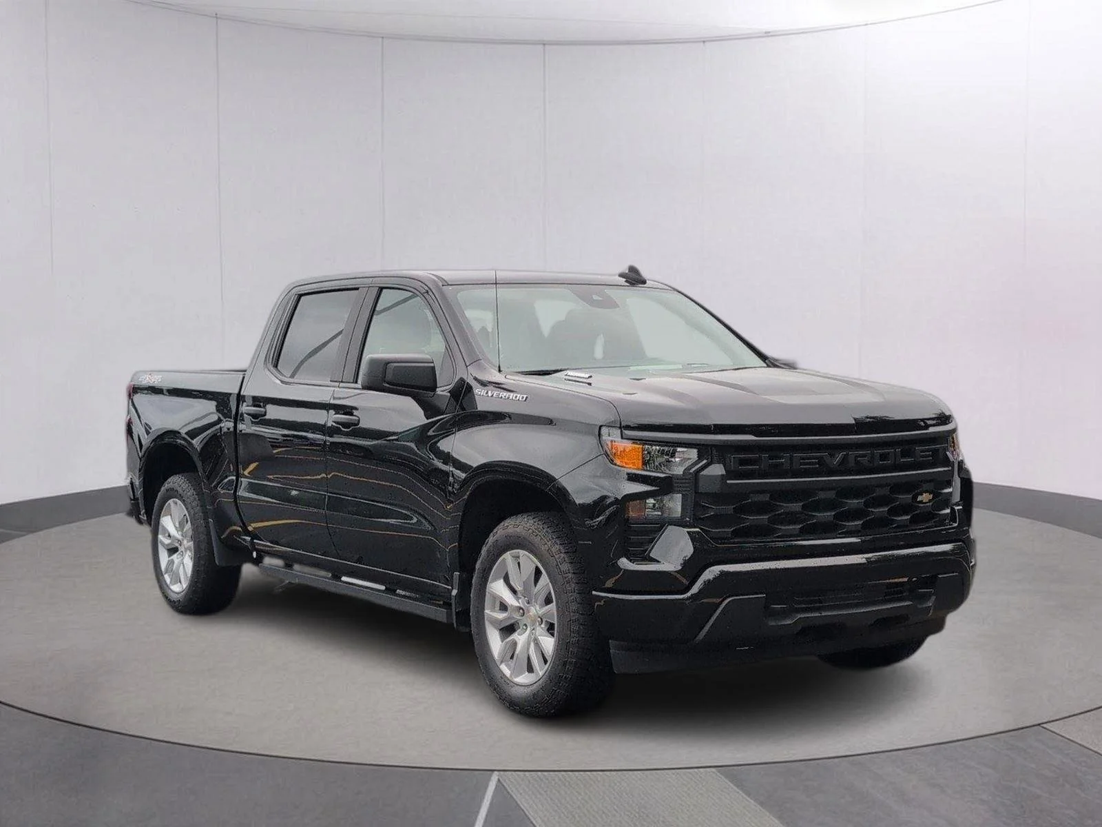 Used 2025 Black Chevrolet Custom image 8
