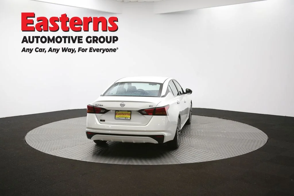 Used 2024 White Nissan 2.5 SV image 37