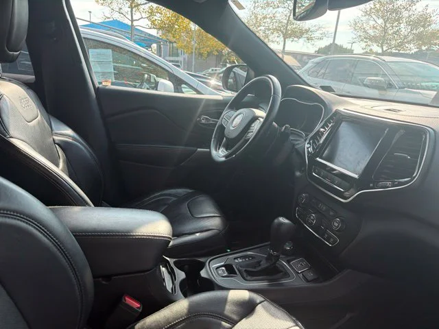 Used 2019 Diamond Black Jeep Limited image 10