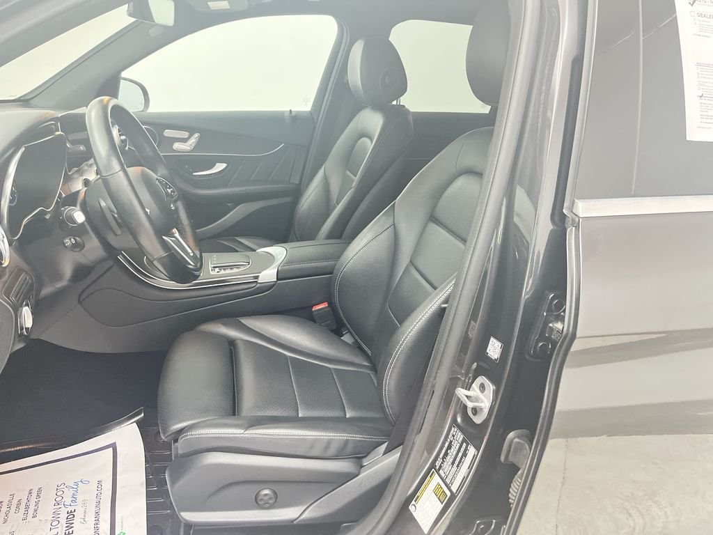Used 2022 Black Mercedes-Benz GLC 300 image 15