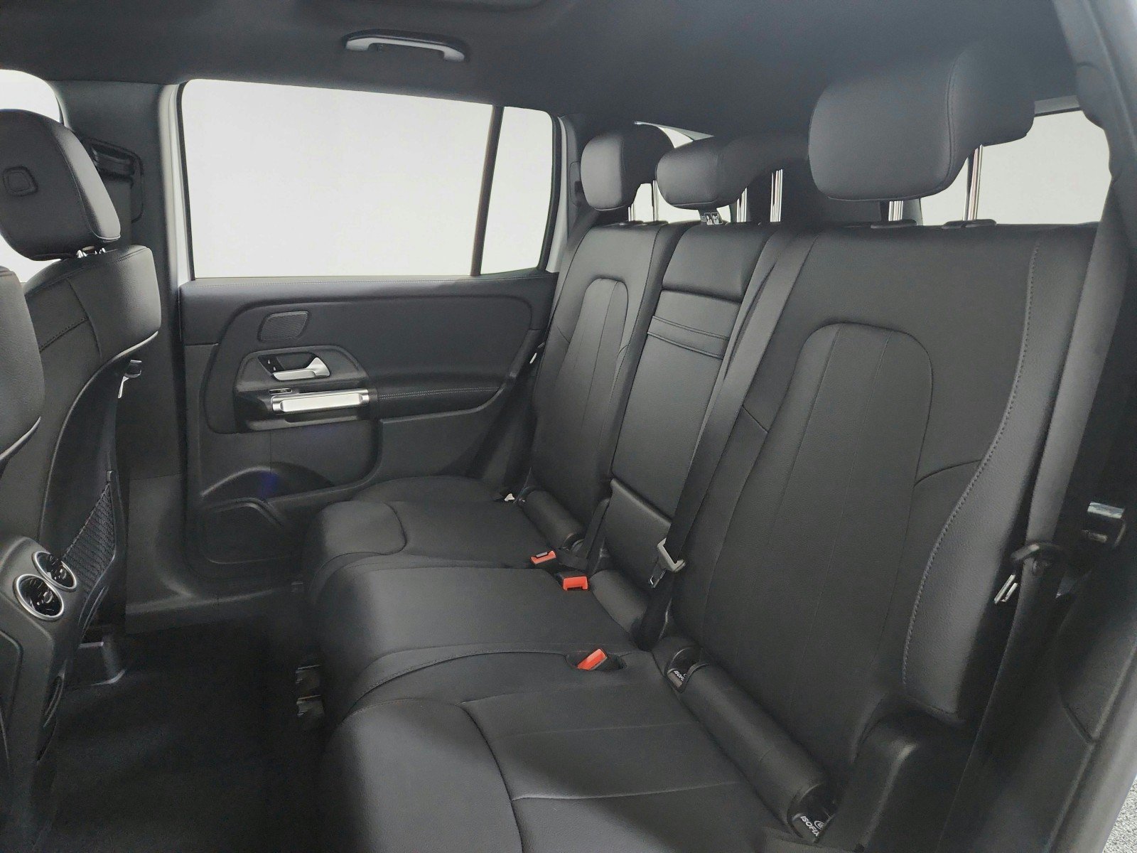 Certified Used 2026 Polar White Mercedes-Benz GLB 250 image 18