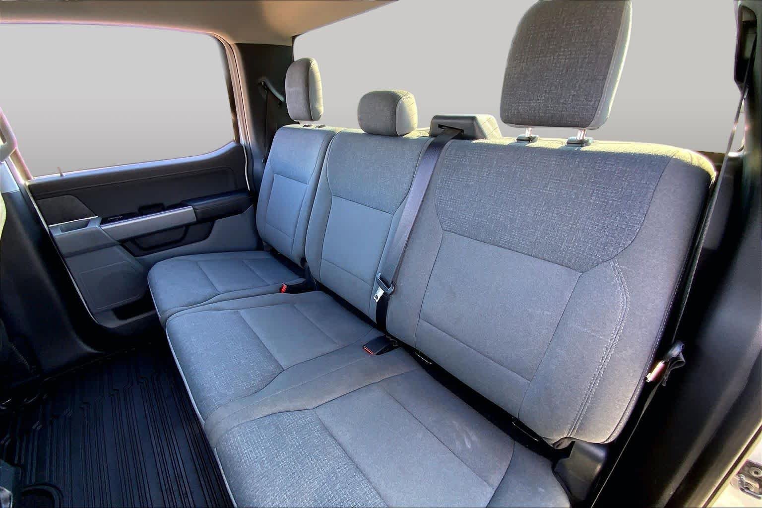Used 2025 Oxford White Ford XLT image 21