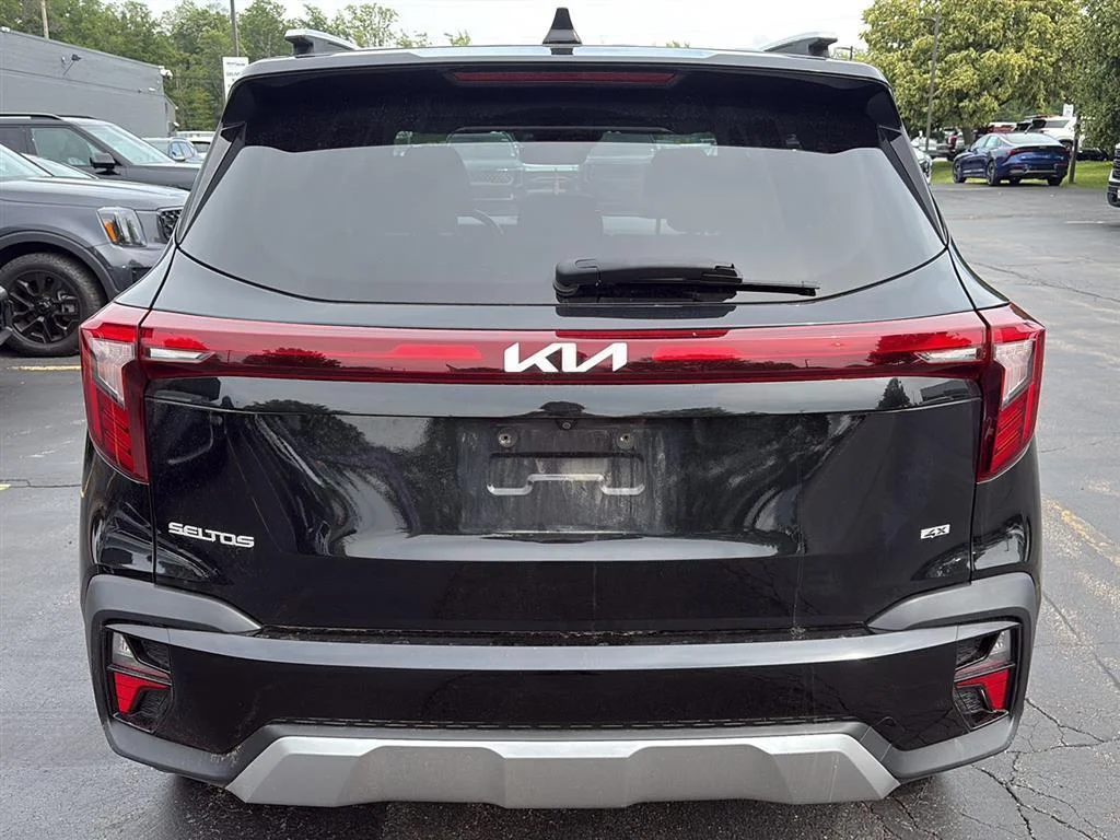 Used 2024 Fusion Black Kia SX image 14