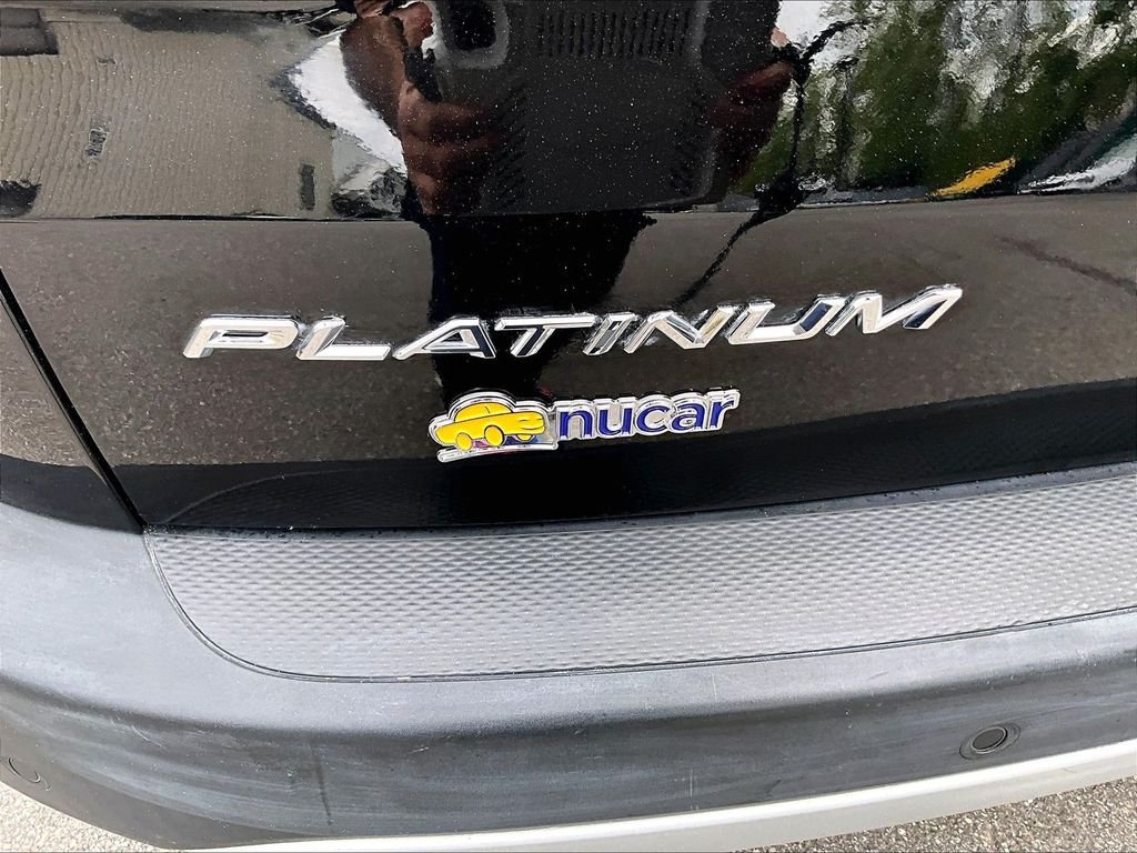 Used 2025 Black Metallic Ford Platinum image 28