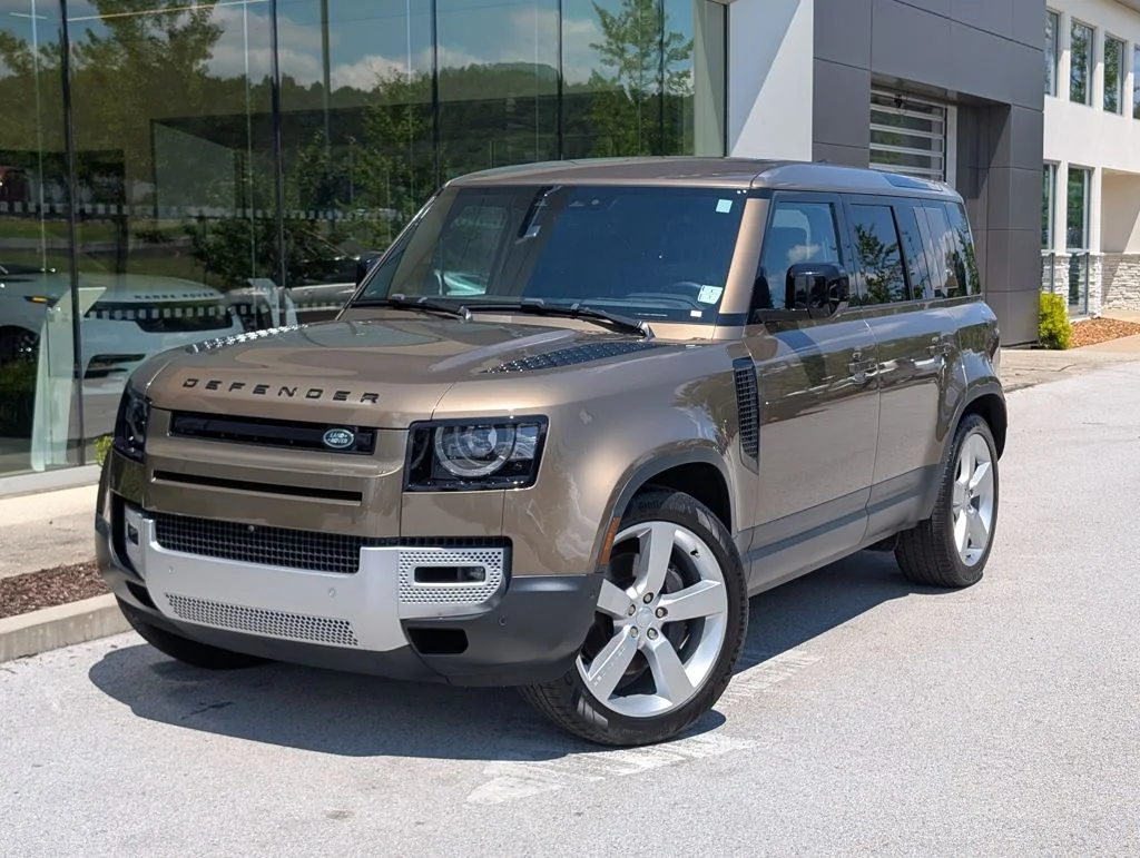 Certified Used 2024 Beige Land Rover SE image 1