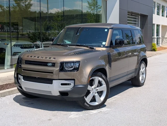 2024 Land Rover Defender 110 SE