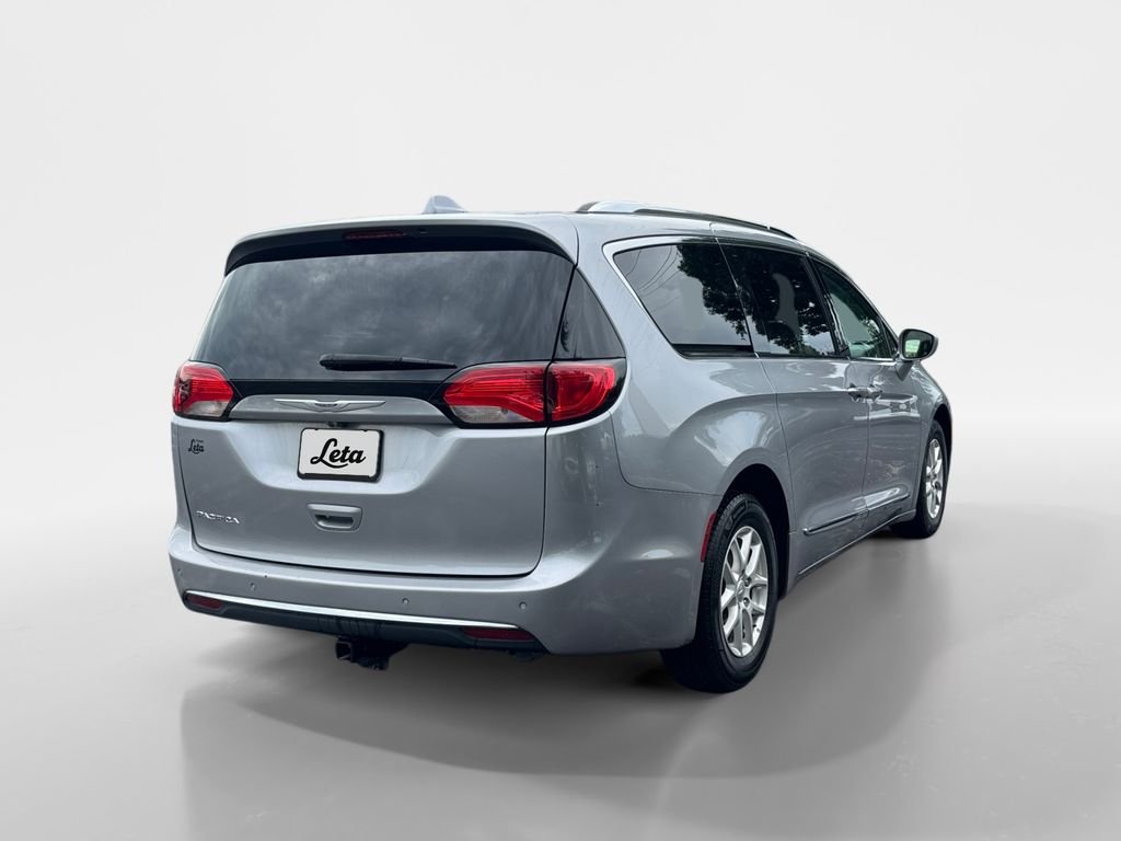 Used 2020 Billet Silver Metallic Chrysler Touring L image 4