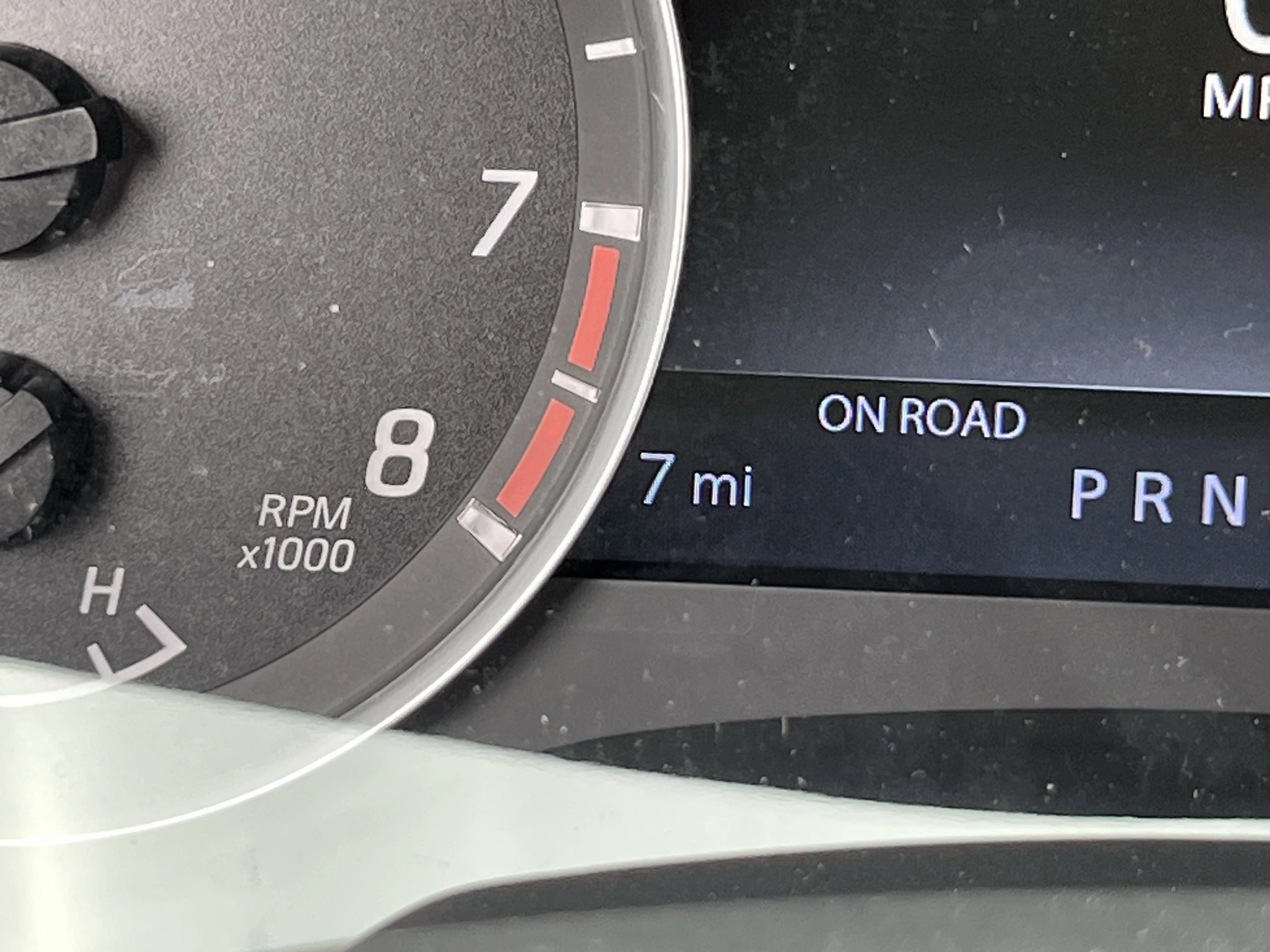 New 2026 Boulder Gray Pearl Nissan Crew Cab SV image 24