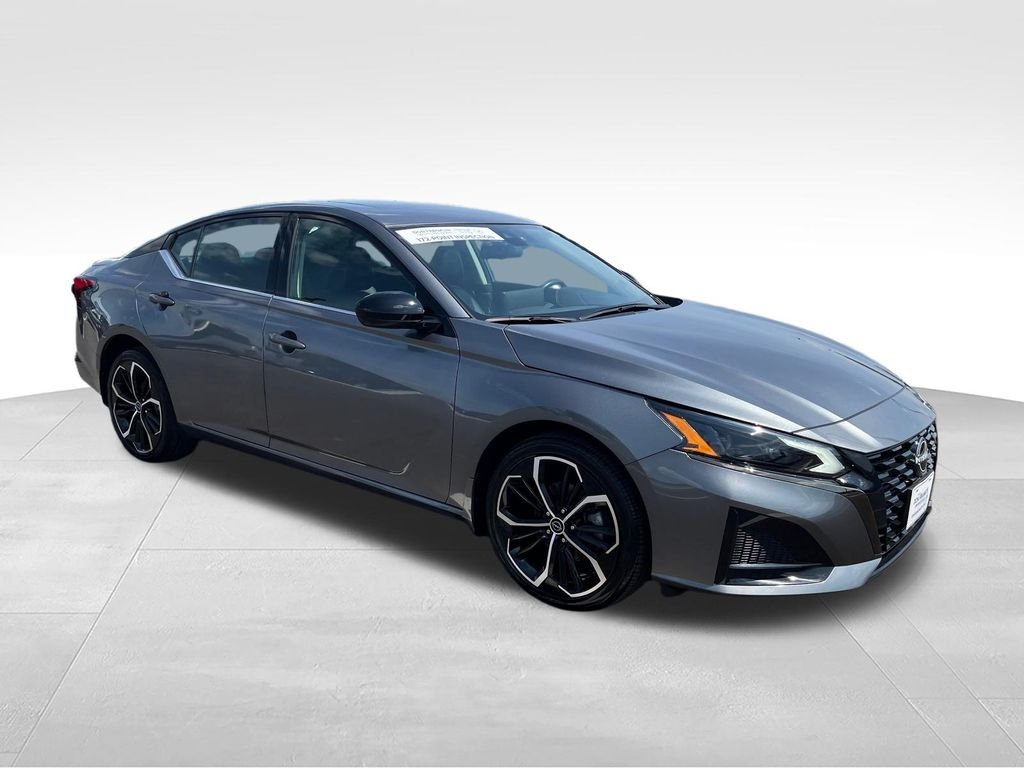 Used 2023 Gray Nissan 2.5 SR image 7