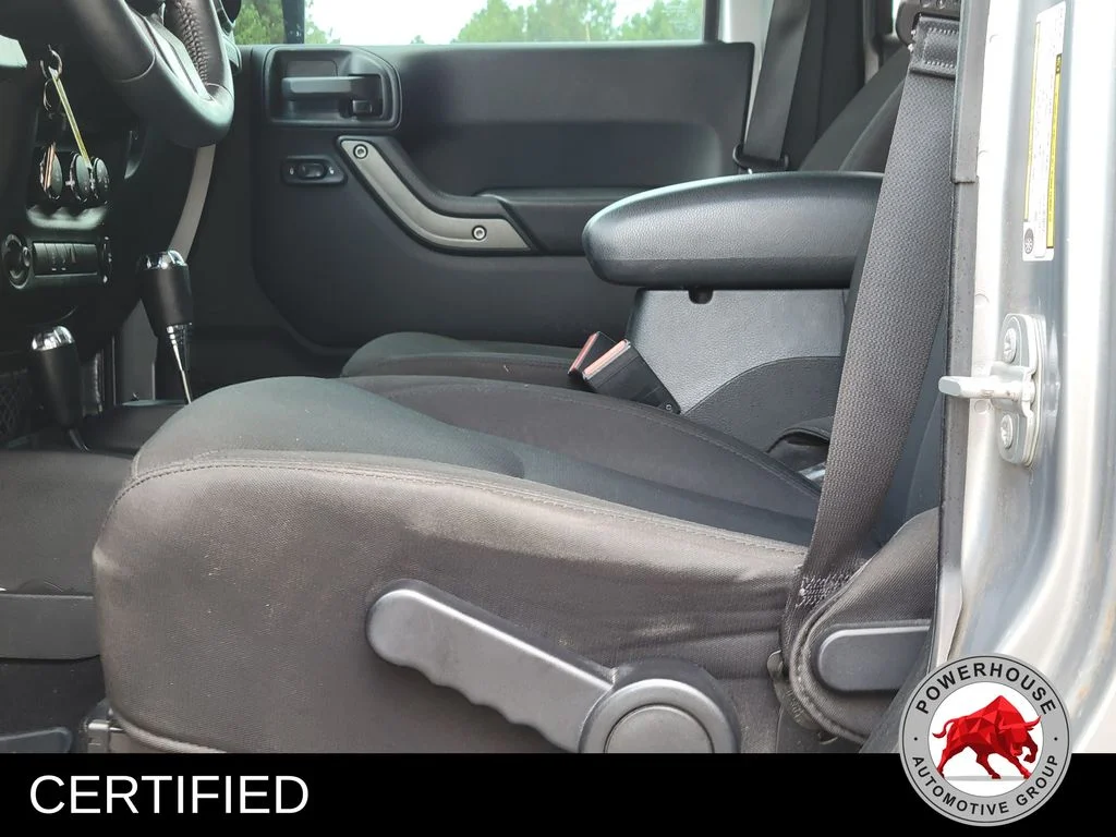 Used 2016 Silver Jeep Unlimited Sport image 24