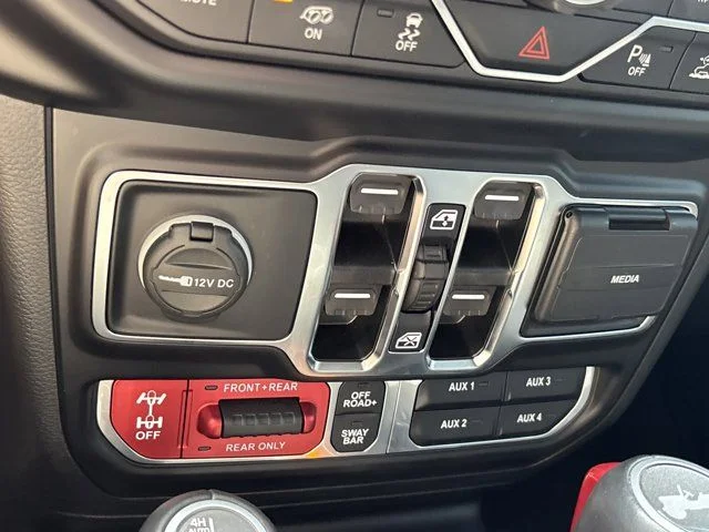 Used 2022 White Jeep Unlimited Rubicon 392 image 37