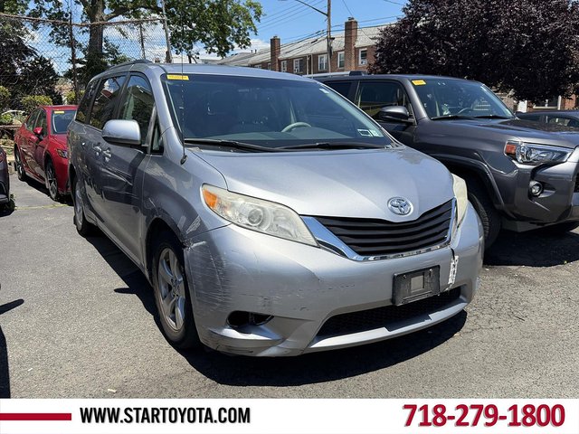 2013 Toyota Sienna LE 8-Passenger