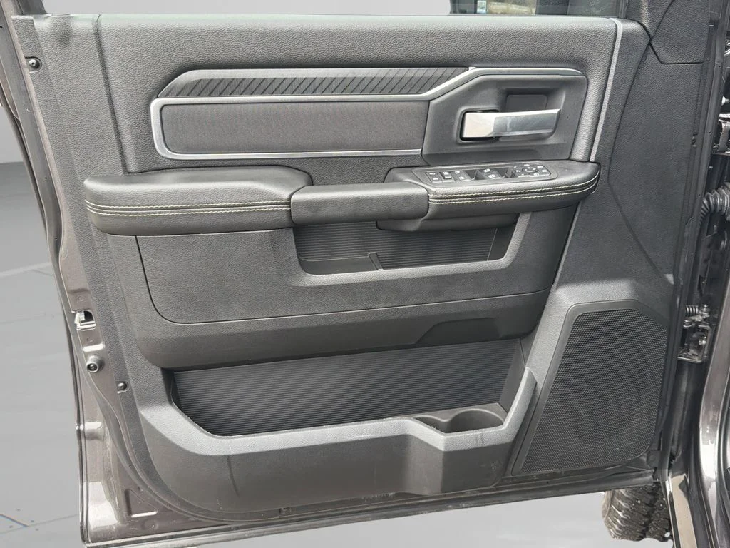 New 2025 Granite Crystal Metallic Clearcoat RAM Big Horn image 18