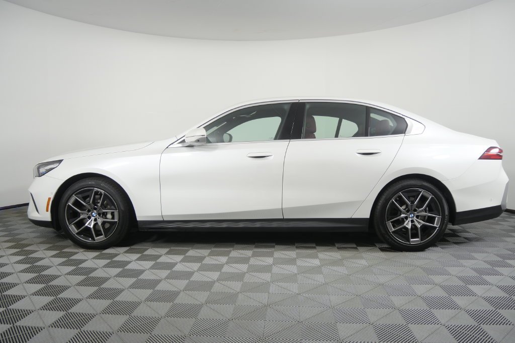 Certified Used 2026 Mineral White Metallic BMW 530i image 7