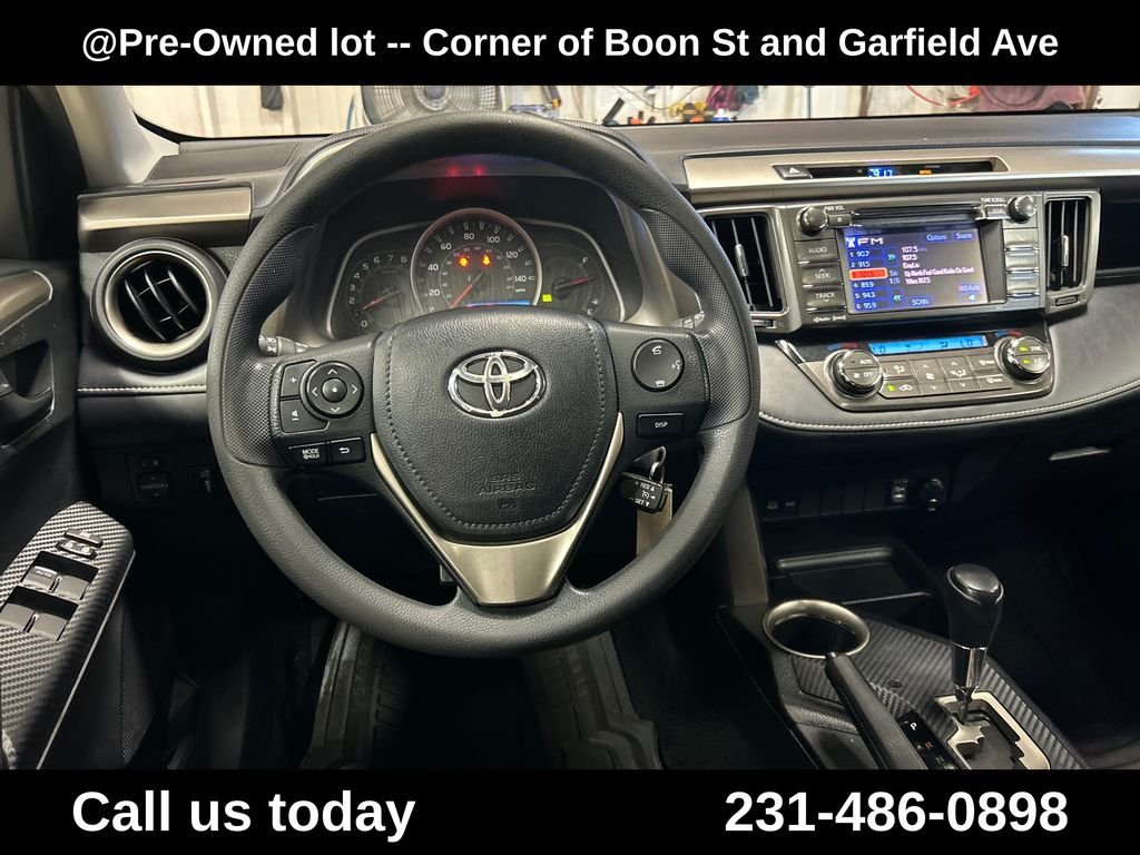 Used 2013 Red Toyota XLE image 17