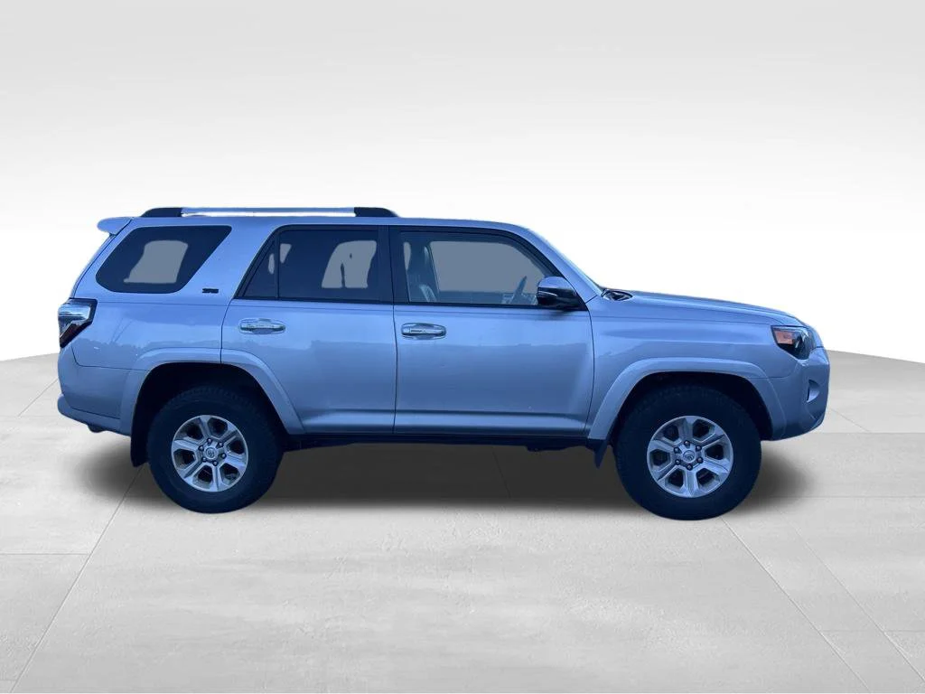 Used 2022 Silver Toyota SR5 Premium image 6
