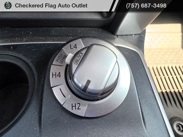 Used 2017 Nautical Blue Metallic Toyota SR5 image 20