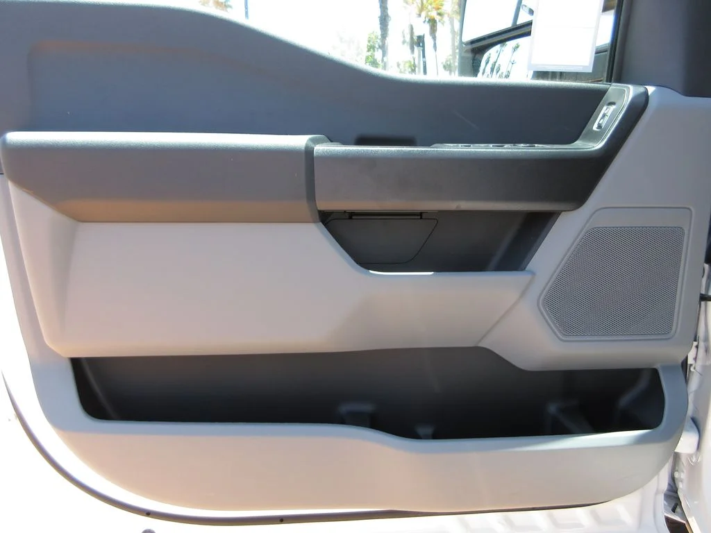 New 2026 Oxford White Ford XL image 9