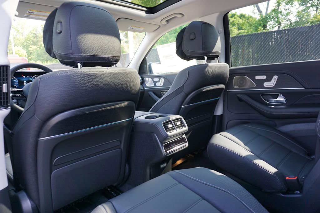 New 2026 MANUFAKTUR Alpine Grey Mercedes-Benz GLS 450 image 90
