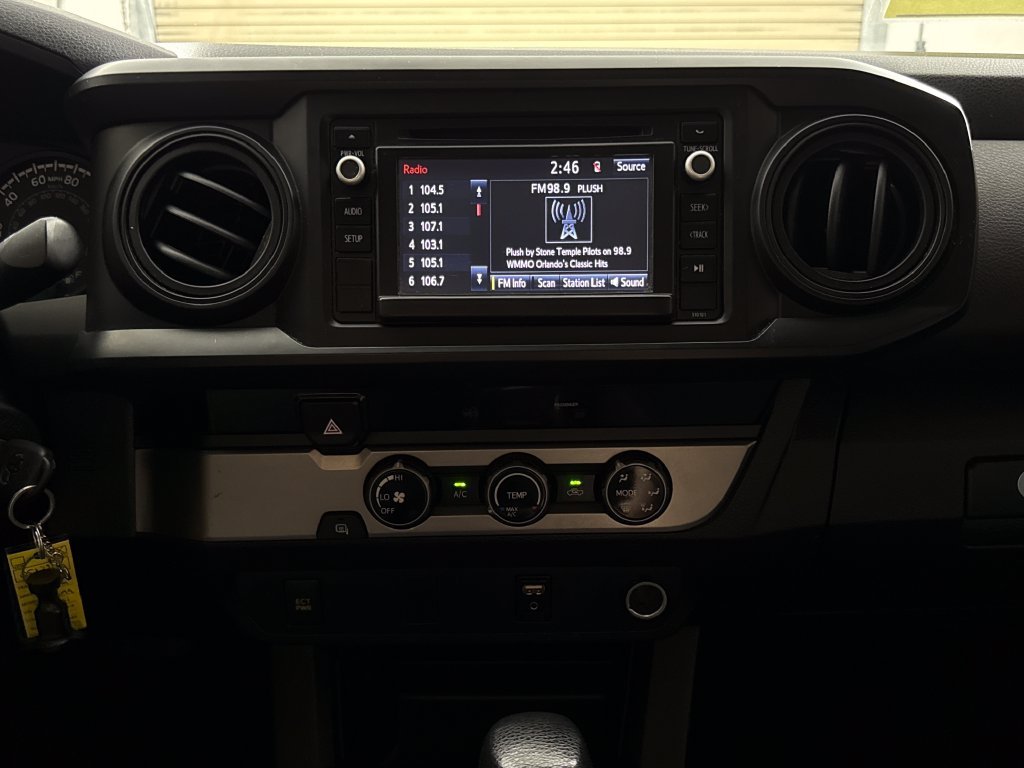 Used 2016 White Toyota SR image 17