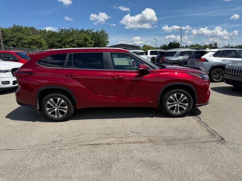 Used 2023 Red Toyota XLE image 5