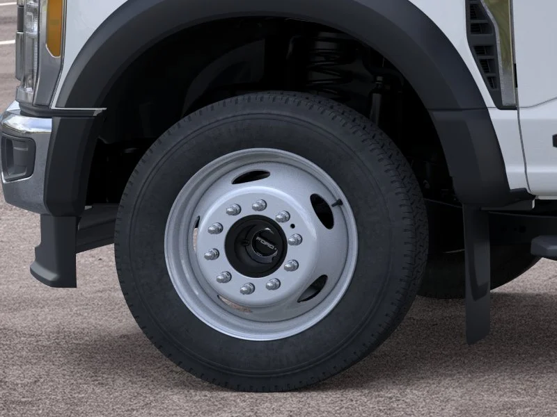 New 2026 Oxford White Ford F-550® XL image 34