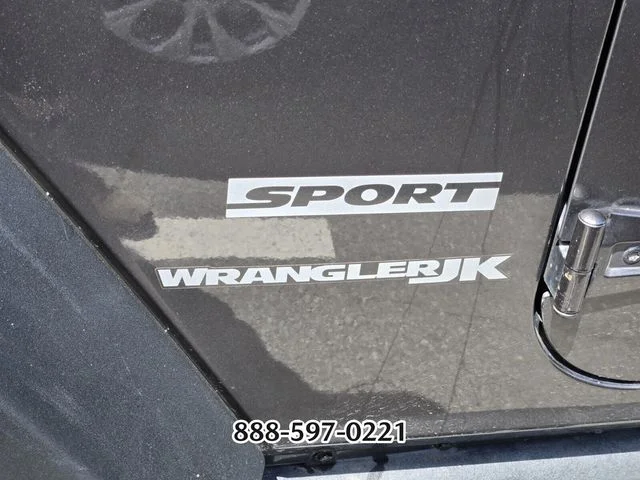 Used 2018 Gray Jeep Sport image 2