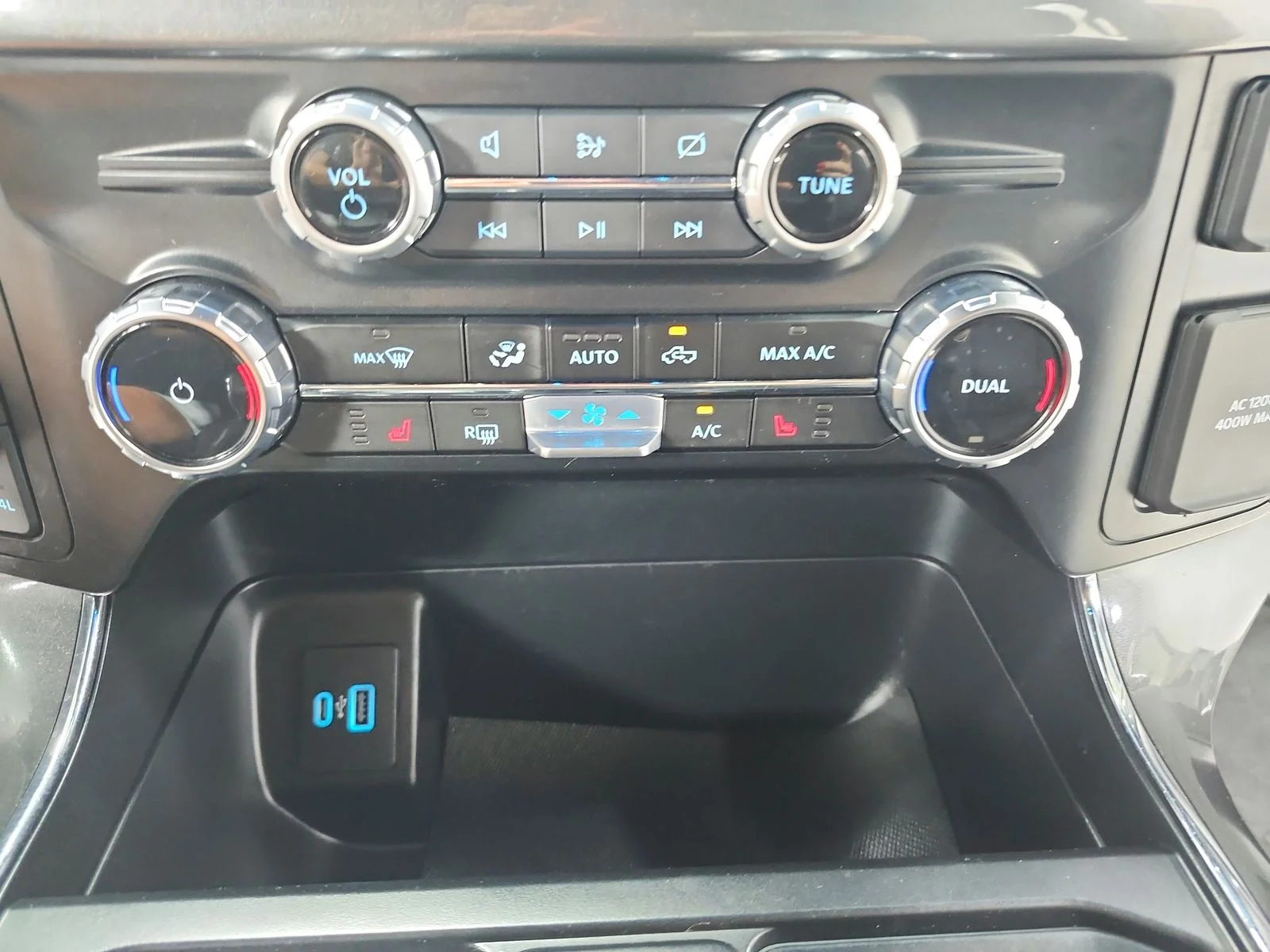 Used 2023 Gray Metallic Ford XLT image 31