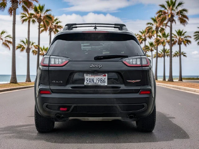 Used 2021 Black Jeep Trailhawk image 6