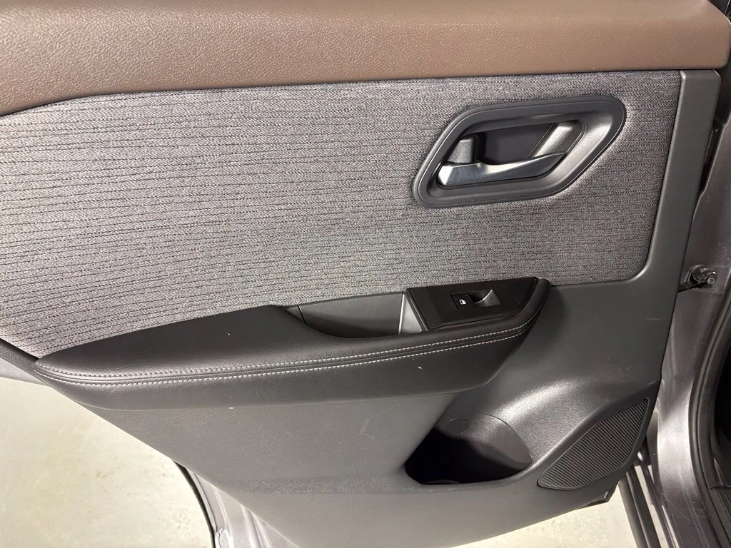 Used 2022 Gray Nissan SV image 34