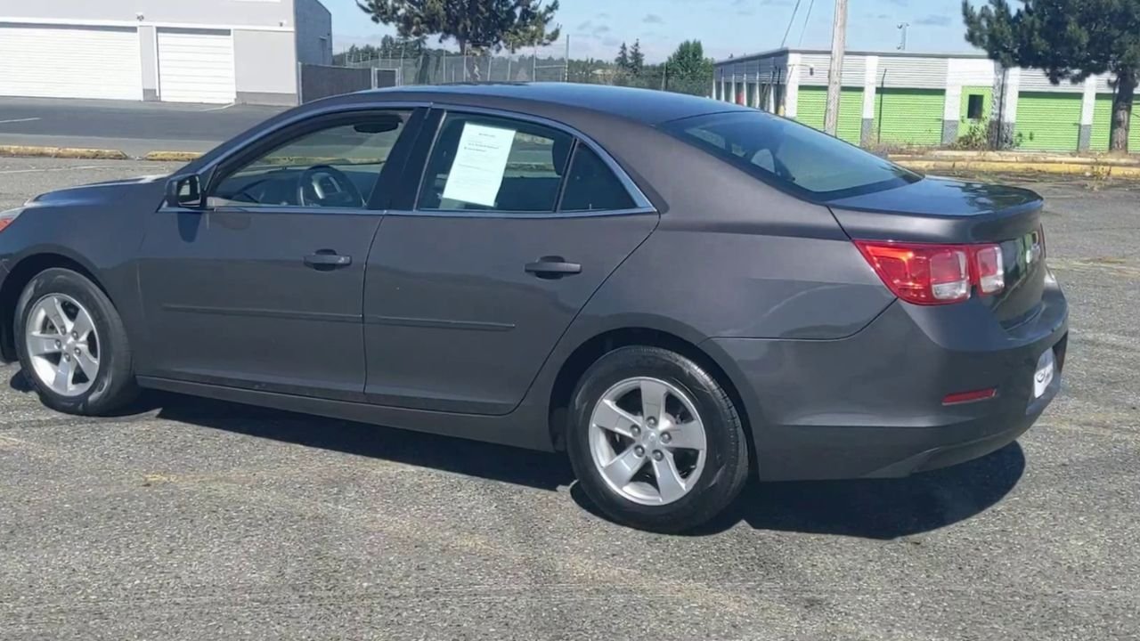 2013 Chevrolet Malibu LS photo 4