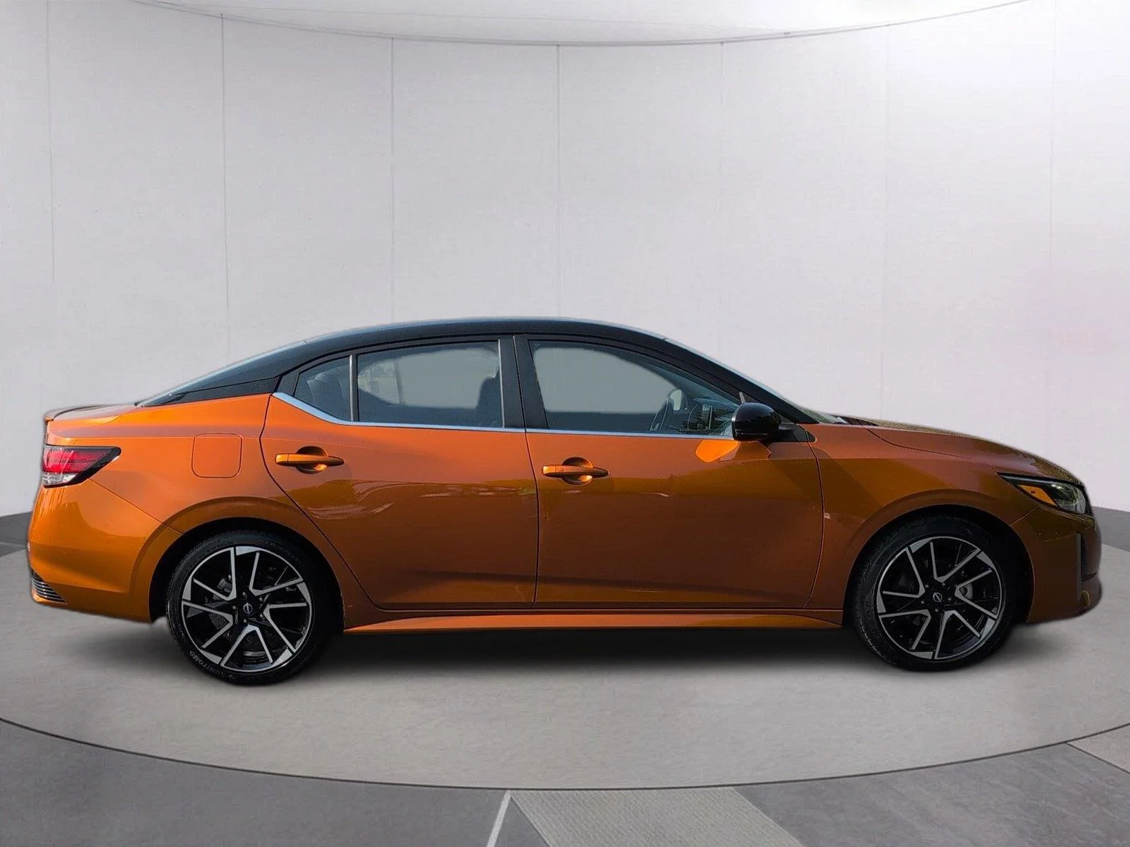 Used 2025 Monarch Orange Metallic/Super Black Nissan SR image 8
