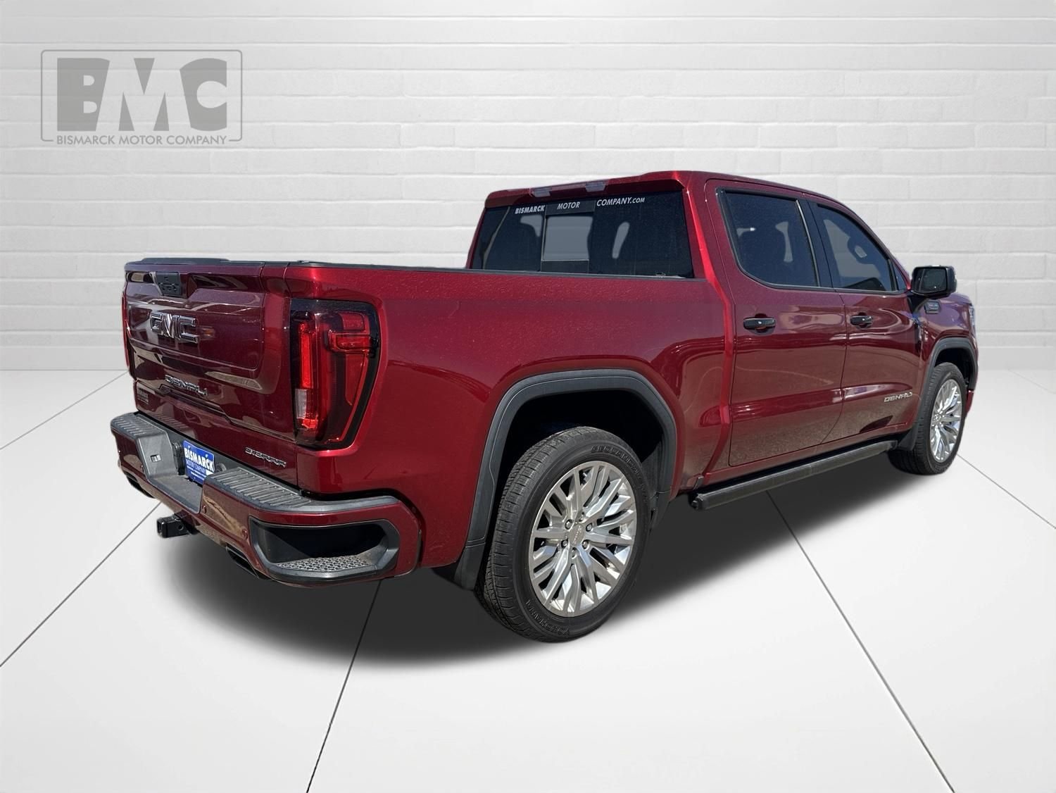Used 2022 Red GMC Denali image 3
